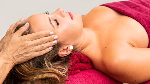 Abhyanga-Massage als Relax-Ritual zur vollkommenen Entspannung